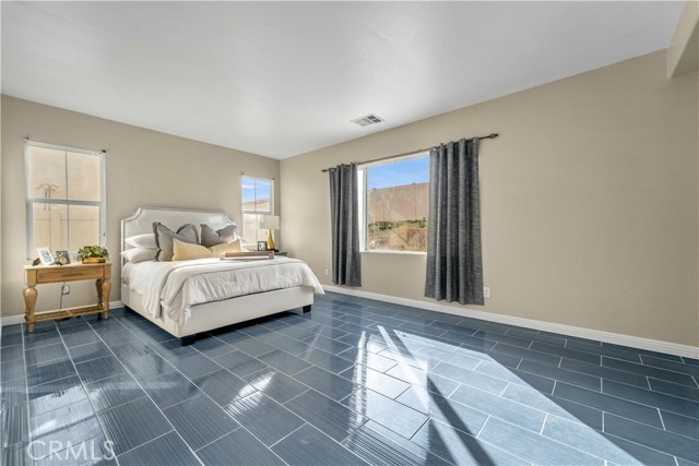 Detail Gallery Image 11 of 20 For 37757 Sabra, Palmdale,  CA 93552 - 5 Beds | 3 Baths