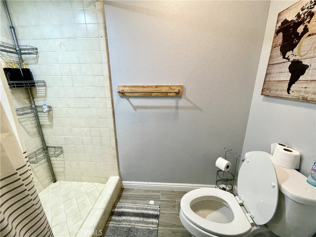 https://media.crmls.org/medias/3d6c6be3-9018-439c-9c21-6af992d8668d.jpg?preset=X-Large