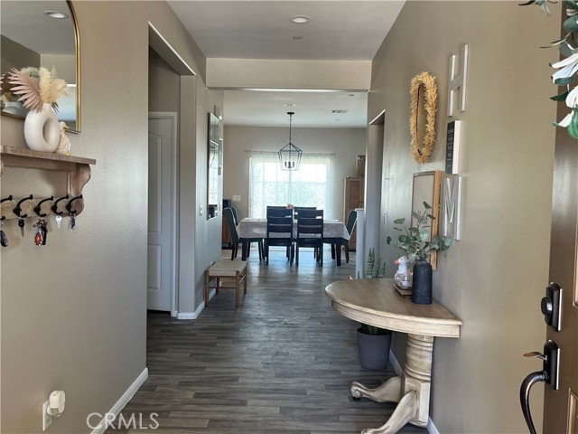 Detail Gallery Image 3 of 36 For 11764 Andrews Pl, Victorville,  CA 92392 - 4 Beds | 3/1 Baths