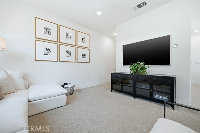 Detail Gallery Image 5 of 45 For 18315 Iris Ln, Yorba Linda,  CA 92886 - 2 Beds | 2/1 Baths