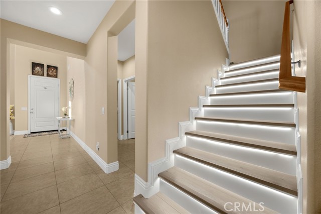 Detail Gallery Image 10 of 38 For 8132 Finch St., Corona,  CA 92880 - 5 Beds | 3 Baths