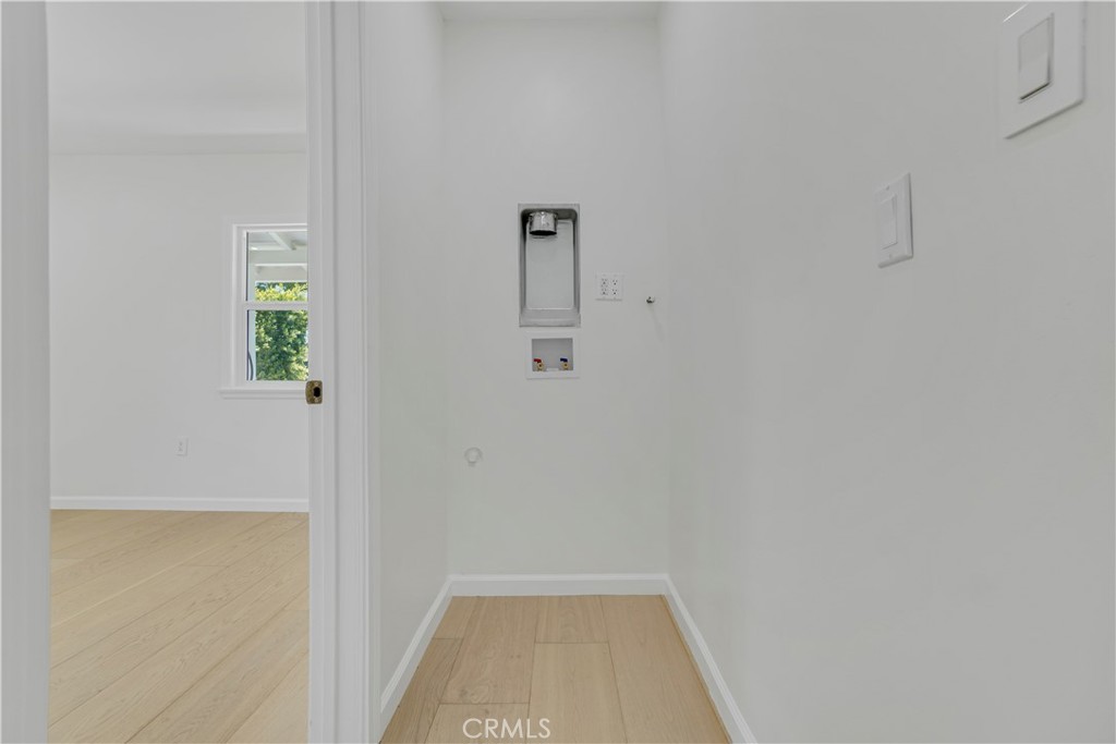 https://media.crmls.org/medias/3d6ea3d6-96e8-4cb6-8566-01f4cc9a9606.jpg?preset=X-Large