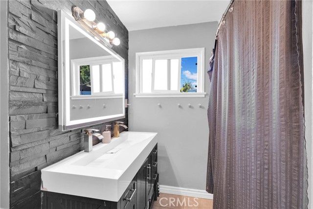 Detail Gallery Image 13 of 17 For 3595 Timothy Way, Riverside,  CA 92506 - 3 Beds | 1 Baths