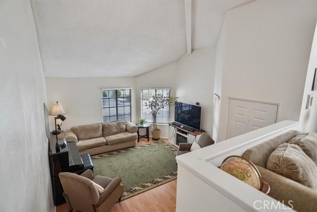 Detail Gallery Image 6 of 31 For 26379 Rainbow Glen Dr #261,  Newhall,  CA 91321 - 3 Beds | 2 Baths