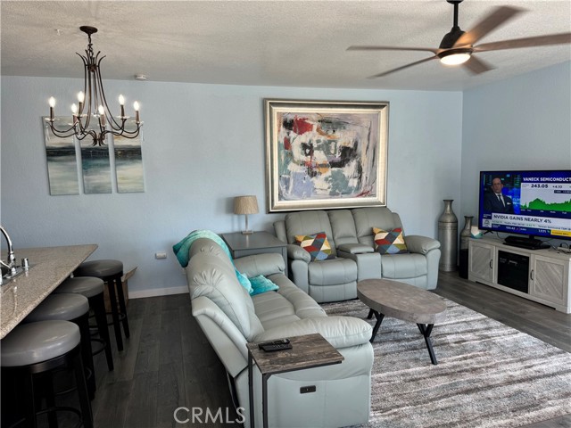 Detail Gallery Image 3 of 11 For 17242 Grand Ave #B,  Lake Elsinore,  CA 92530 - 3 Beds | 2 Baths