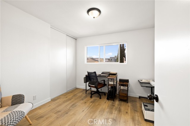 Detail Gallery Image 10 of 21 For 10757 Hortense #307,  North Hollywood,  CA 91602 - 3 Beds | 2/1 Baths