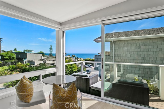 166 Fairview Street, Laguna Beach CA: https://media.crmls.org/medias/3d70e2f3-acd9-4271-9c08-78876c0b175b.jpg