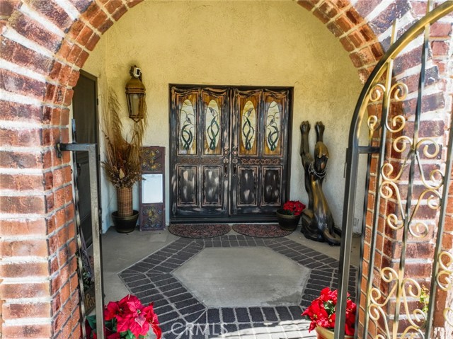 Detail Gallery Image 9 of 65 For 13889 Olathe Rd, Apple Valley,  CA 92307 - 5 Beds | 2/1 Baths