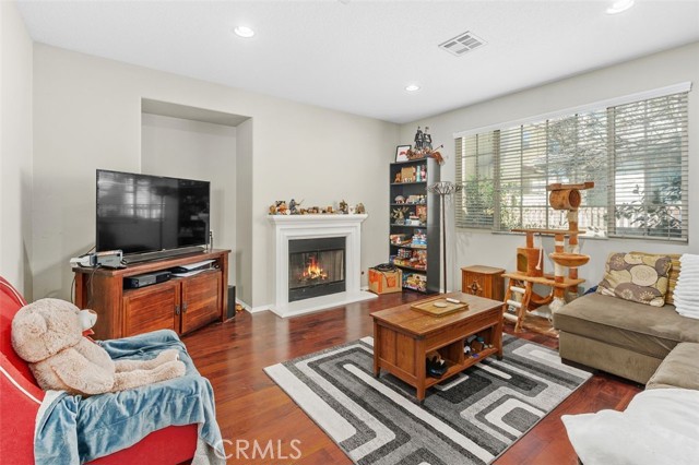 Image 5 of 39 For 814 Pyramid Court