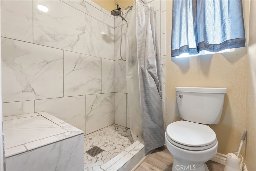 https://media.crmls.org/medias/3d72739a-e0ed-447d-a5b8-12ccb314941f.jpg?preset=X-Large