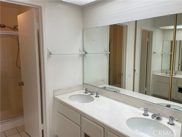 Detail Gallery Image 11 of 15 For 19003 Canyon Cir Dr, Lake Forest,  CA 92679 - 3 Beds | 2/1 Baths