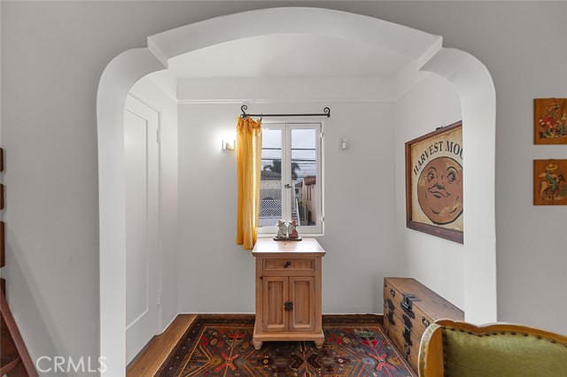 69 Santa Ana Avenue, Long Beach CA: https://media.crmls.org/medias/3d74f557-3c6f-475f-85d4-f1b7746eb6ab.jpg