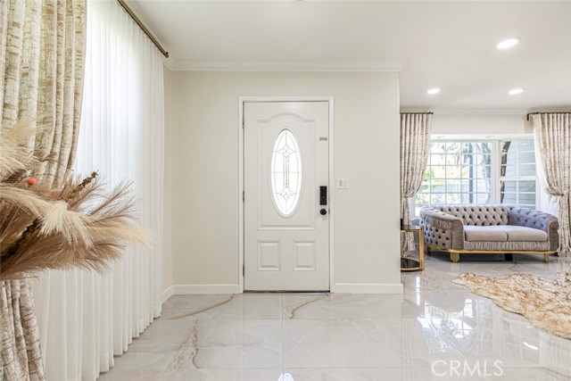Detail Gallery Image 2 of 47 For 11063 White Oak Ave, Granada Hills,  CA 91344 - 3 Beds | 2 Baths