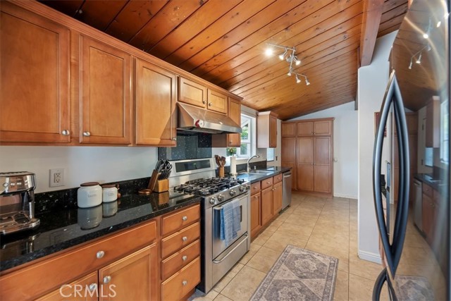 550 N Dexford Drive, La Habra CA: https://media.crmls.org/medias/3d758e34-8594-4406-862f-d1e8e35efae6.jpg