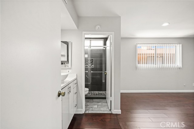 Detail Gallery Image 6 of 20 For 5500 Lindley #209,  Encino,  CA 91316 - 1 Beds | 1 Baths