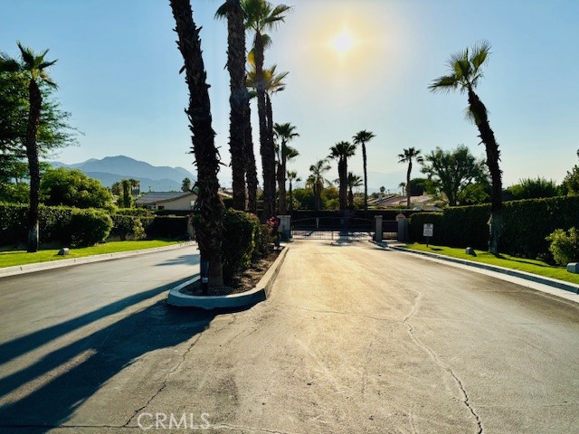 https://media.crmls.org/medias/3d76504e-c961-453d-8a68-b8b724b66b04.jpg?preset=X-Large