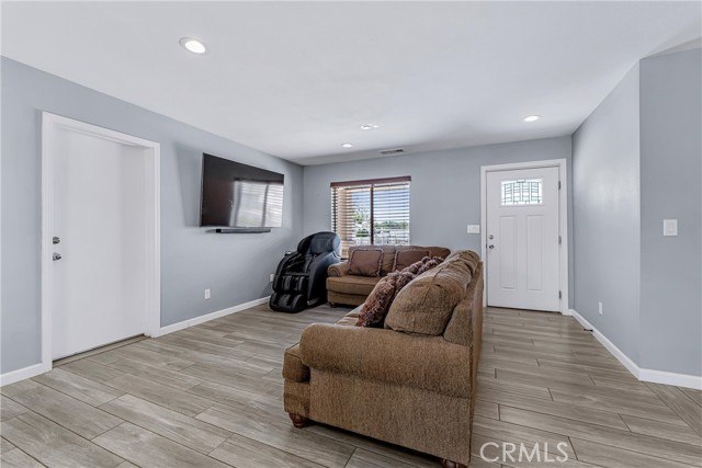 Detail Gallery Image 5 of 25 For 10719 E Avenue R4, Littlerock,  CA 93543 - 3 Beds | 2 Baths