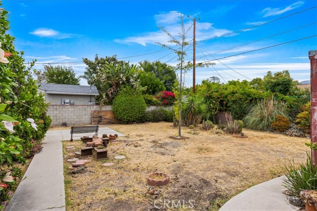 4306 W Verdugo Ave, Burbank CA: https://media.crmls.org/medias/3d7678f8-c6a7-4aa3-8fd0-f41a5920ca73.jpg