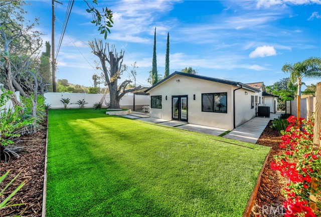 Detail Gallery Image 32 of 41 For 24250 Friar St, Woodland Hills,  CA 91367 - 4 Beds | 4 Baths