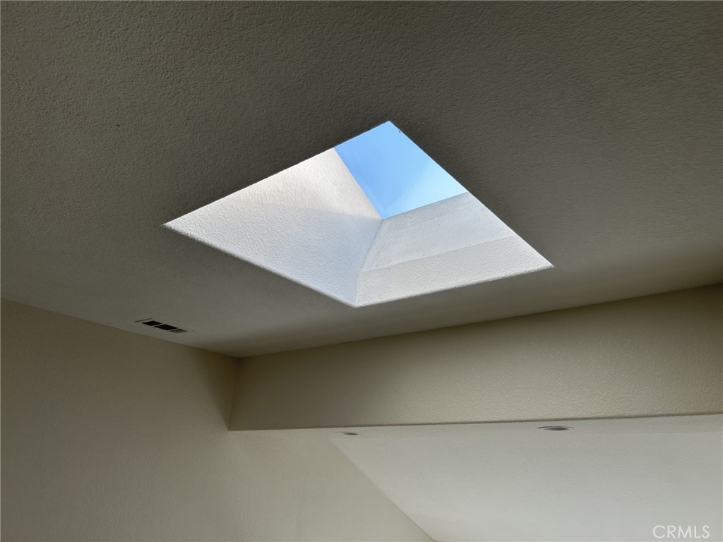 https://media.crmls.org/medias/3d771706-8ddb-4c41-9112-97e4b6fbf42f.jpg?preset=X-Large