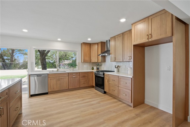 24711 Acropolis Drive, Mission Viejo CA: https://media.crmls.org/medias/3d775499-c8df-4b40-9baf-d7eb3ddc0c35.jpg