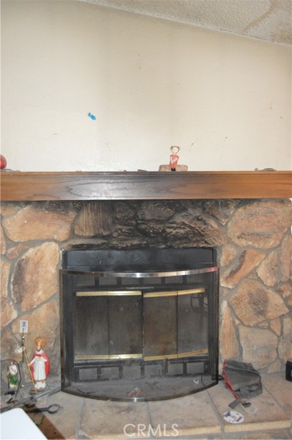 Detail Gallery Image 13 of 60 For 12263 Mountain Rd, Pinon Hills,  CA 92372 - 3 Beds | 2 Baths