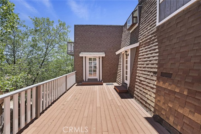 39325 Lodge Road, Fawnskin CA: https://media.crmls.org/medias/3d7831ec-a09e-479d-9f53-9710b9e22138.jpg