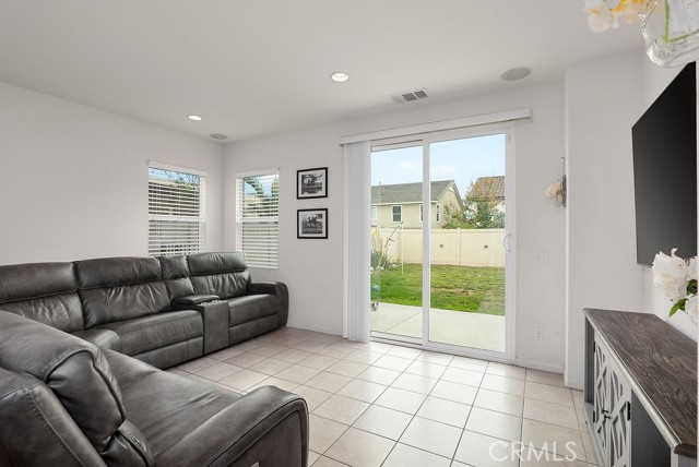 Detail Gallery Image 15 of 32 For 706 Leather Oak Ln, Pomona,  CA 91766 - 5 Beds | 3 Baths