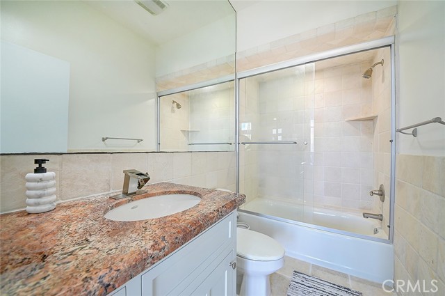 Detail Gallery Image 30 of 44 For 3952 Oakfield Dr, Sherman Oaks,  CA 91423 - 5 Beds | 4/1 Baths