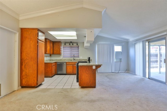 134 N Woodlake Street, Lake Elsinore CA: https://media.crmls.org/medias/3d7987b6-a561-46b5-9530-858d7d13398e.jpg