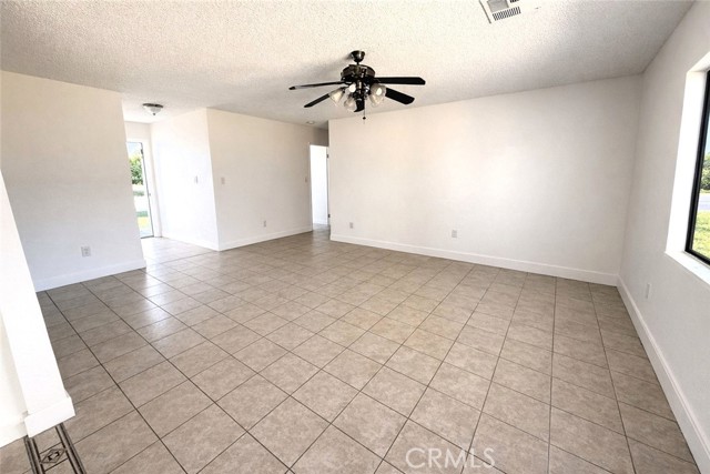 Detail Gallery Image 6 of 18 For 7601 Letty, Lamont,  CA 93241 - 3 Beds | 2 Baths