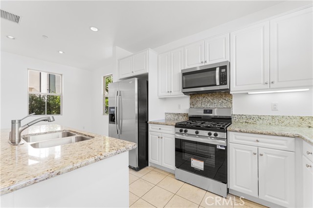 Detail Gallery Image 11 of 31 For 2123 Atlantic, Long Beach,  CA 90806 - 2 Beds | 2 Baths