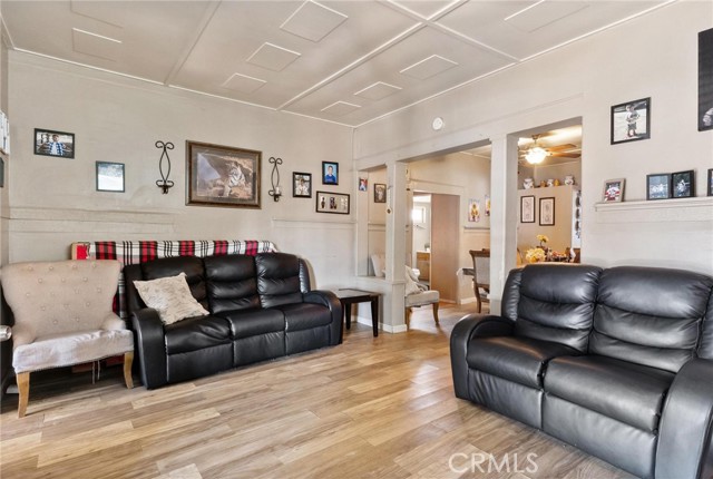 207 E 5th Street, Beaumont CA: https://media.crmls.org/medias/3d7ba45e-35b9-49b0-b8b4-34e9d7a80f14.jpg