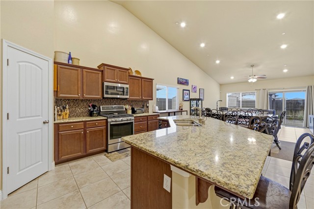 Detail Gallery Image 14 of 31 For 713 Ironstone Dr, Merced,  CA 95348 - 4 Beds | 2 Baths