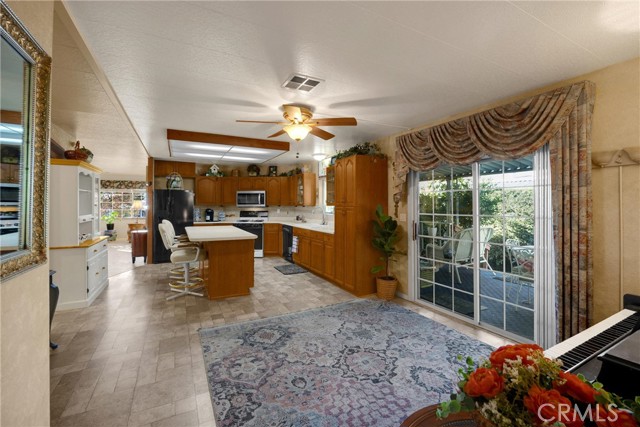 Detail Gallery Image 19 of 33 For 10210 Base Line Rd #235,  Rancho Cucamonga,  CA 91701 - 2 Beds | 2 Baths