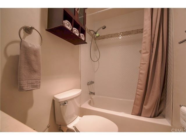 Detail Gallery Image 16 of 19 For 200 Mcneil Ln #102,  Newport Beach,  CA 92663 - 2 Beds | 2 Baths