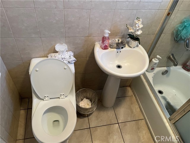 513 S Shelton Street, Santa Ana CA: https://media.crmls.org/medias/3d7c5ba6-3c3a-46fb-8115-7d5a0fdff2dc.jpg