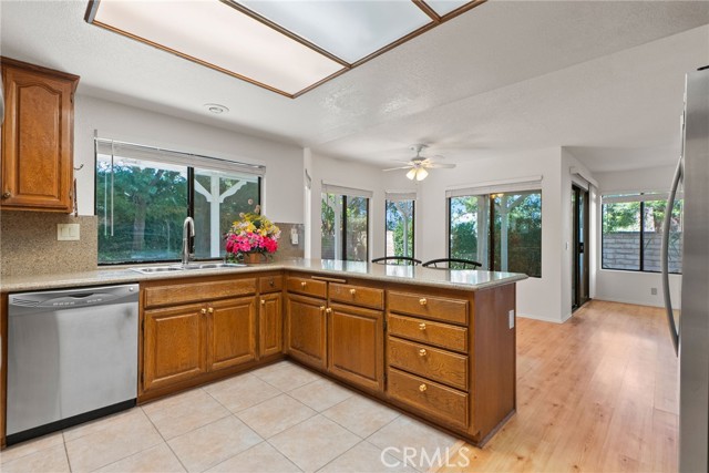 Detail Gallery Image 14 of 47 For 2845 Queens Way, Thousand Oaks,  CA 91362 - 4 Beds | 3 Baths