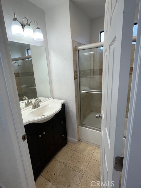 Detail Gallery Image 14 of 29 For 8359 Deering Ave, Canoga Park,  CA 91304 - 4 Beds | 3 Baths