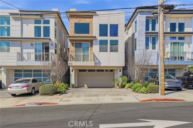 Detail Gallery Image 49 of 67 For 1745 Spreckels Ln, Redondo Beach,  CA 90278 - 3 Beds | 4/1 Baths