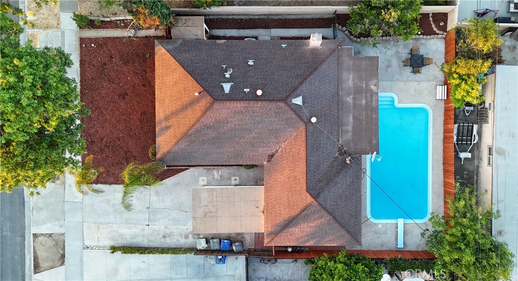 https://media.crmls.org/medias/3d7e12d9-febf-4570-9045-a861c29cd42c.jpg?preset=X-Large