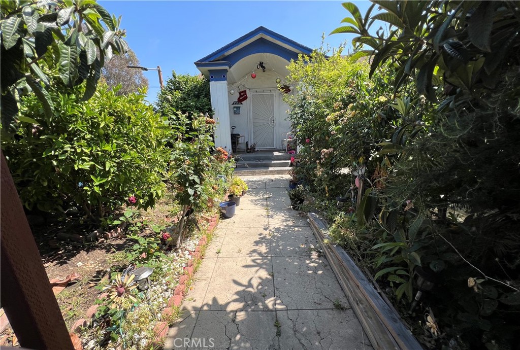 1500 W 52nd