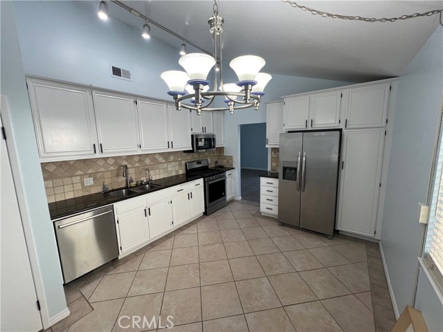 Detail Gallery Image 4 of 6 For 28482 La Noche, Mission Viejo,  CA 92692 - 4 Beds | 2 Baths