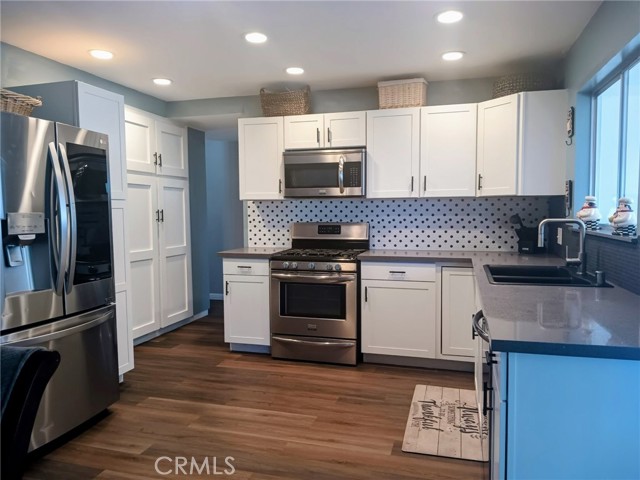 Detail Gallery Image 5 of 32 For 1621 W Montrose, Hemet,  CA 92543 - 2 Beds | 2 Baths