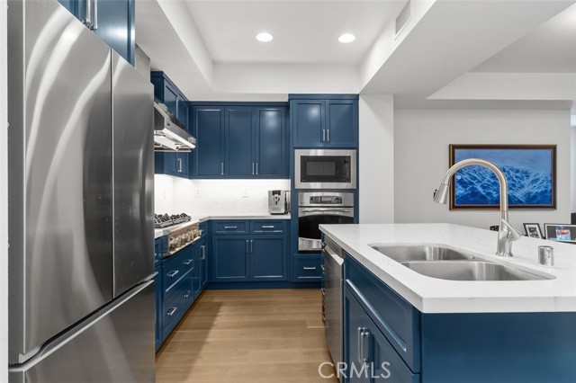 Detail Gallery Image 6 of 40 For 150 the Promenade #202,  Long Beach,  CA 90802 - 3 Beds | 3 Baths