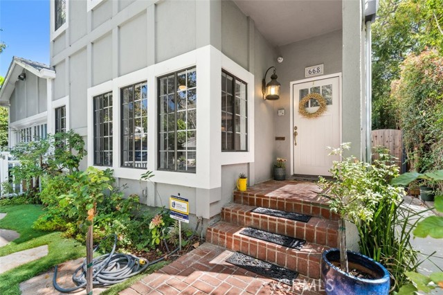 668 Bienveneda Avenue photo 4
