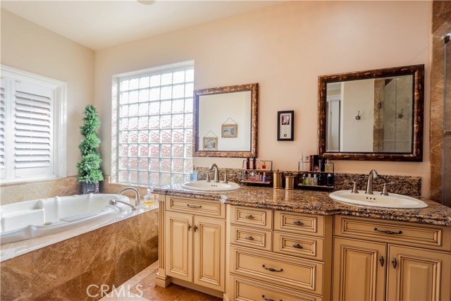 23180 Gray Fox Drive, Canyon Lake CA: https://media.crmls.org/medias/3d807732-373e-459c-ad6c-9bfddf0e0db8.jpg