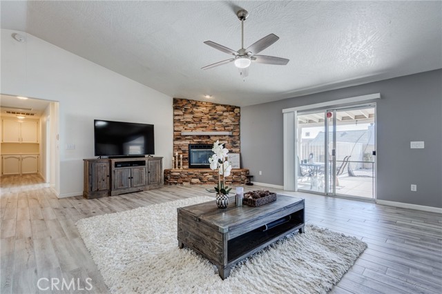 Detail Gallery Image 30 of 42 For 19783 Lara Ln, Apple Valley,  CA 92308 - 4 Beds | 3 Baths