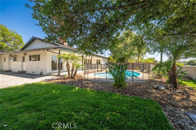 205 Hacienda N Avenue, Glendora CA: https://media.crmls.org/medias/3d80b0e7-0fdf-4086-8027-3d80191a3f13.jpg