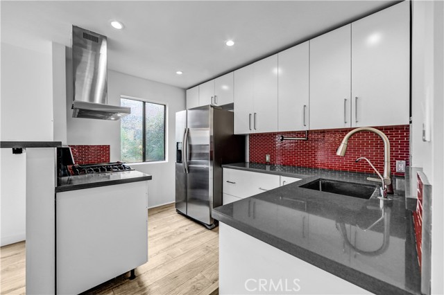 Detail Gallery Image 12 of 37 For 219 N Isabel St #4,  Glendale,  CA 91206 - 2 Beds | 2/1 Baths